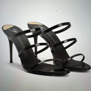 Giuseppe Zannoti black heels